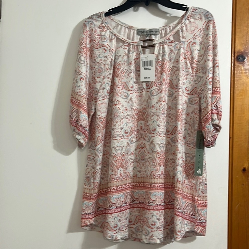 Absolutely Famous Women’s Blouse size small 3/4 sleeves